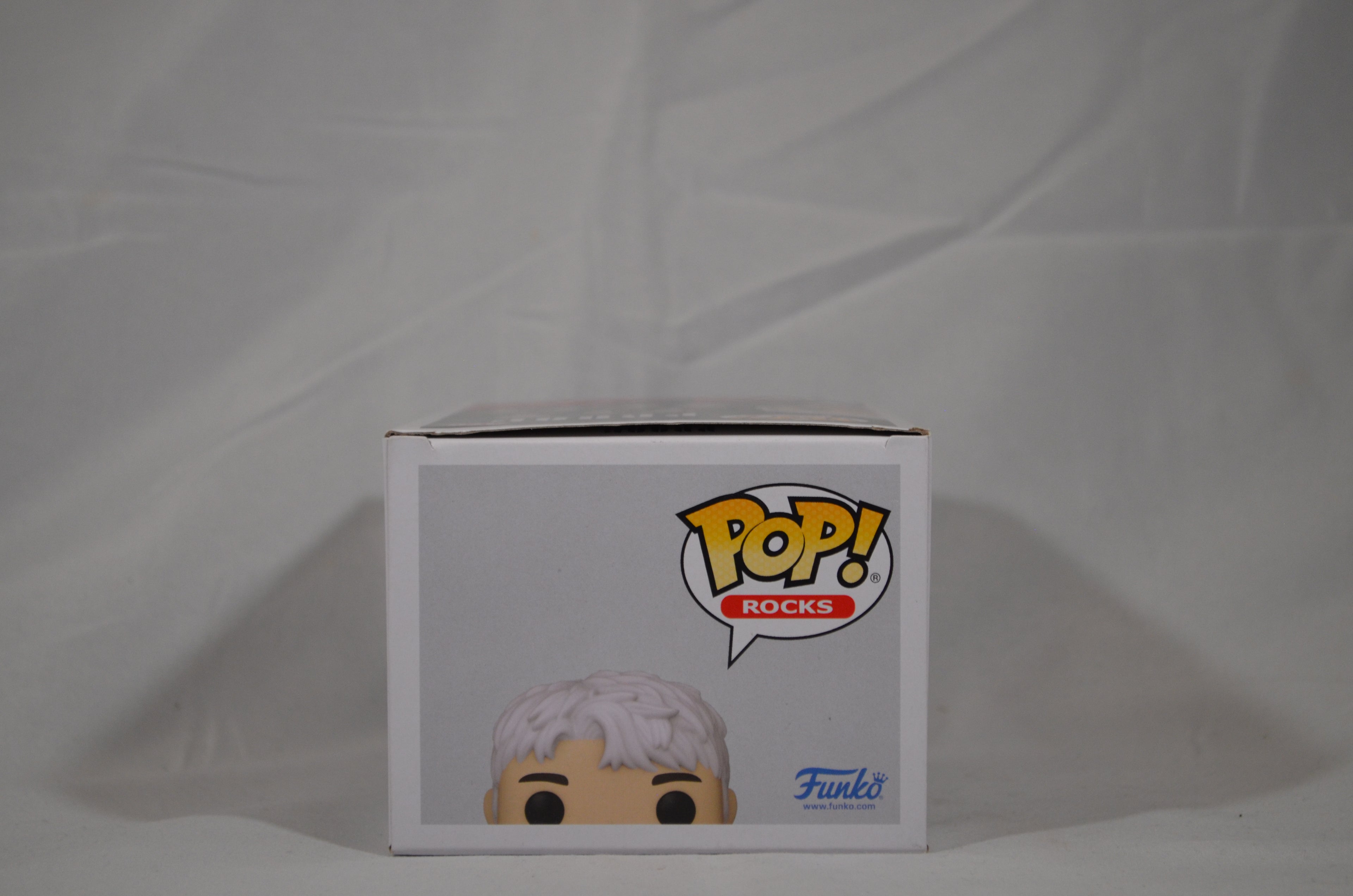 Pop J-Hope 370